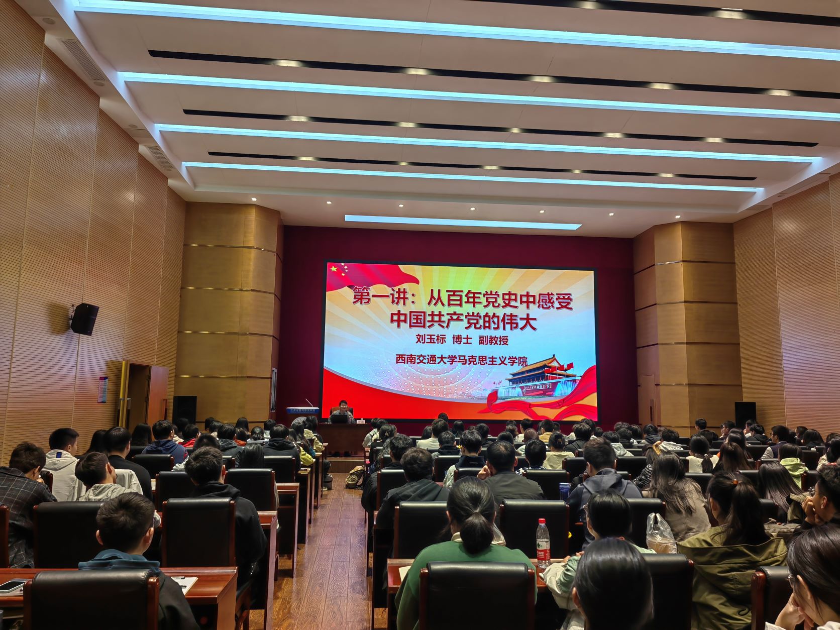 1665997330519045920.jpg 2-1.jpg