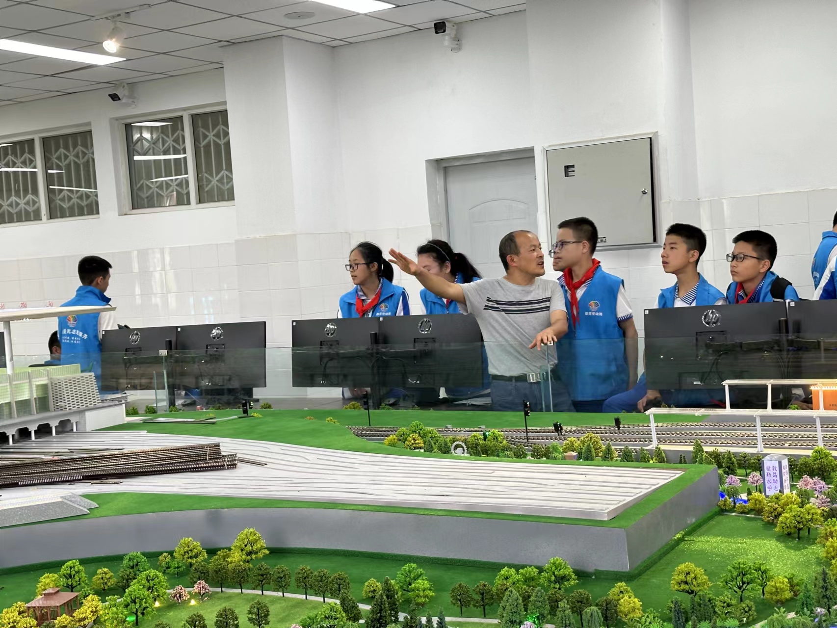 1683905916715040611.jpg 1683905916715040611.jpg