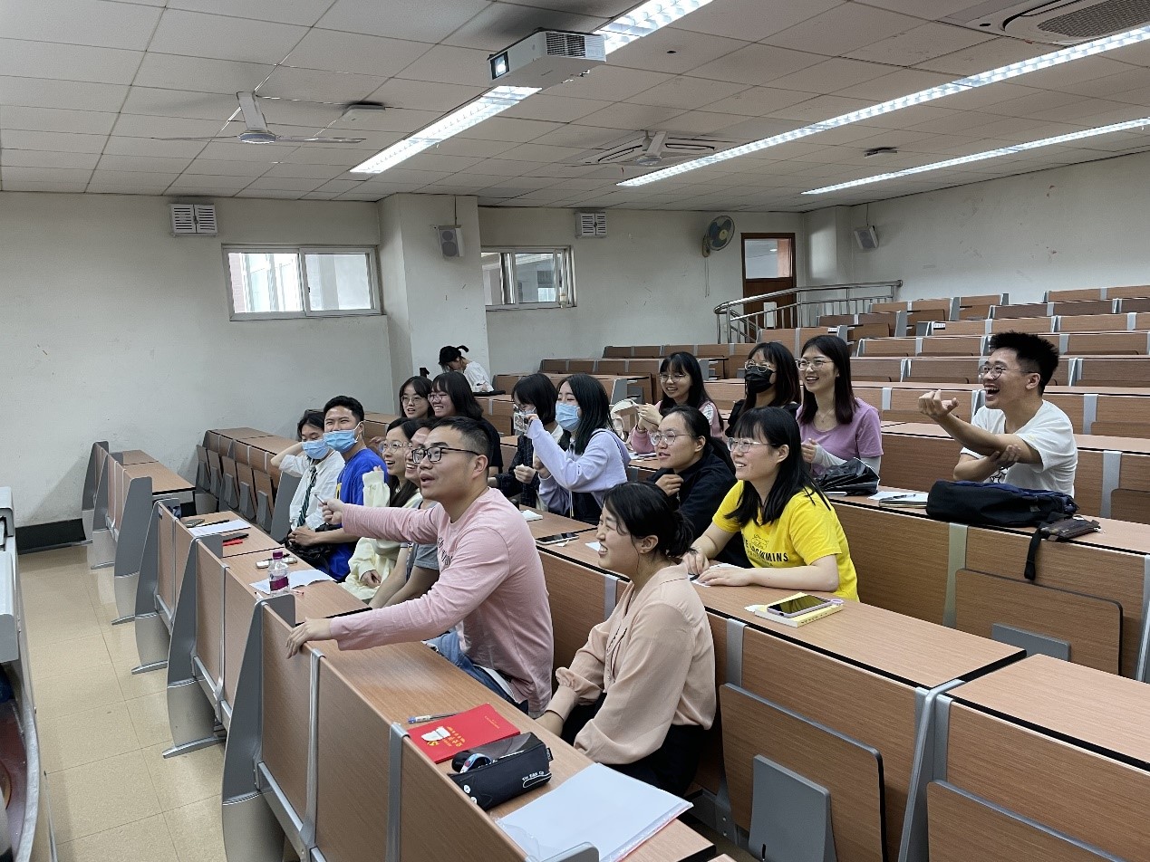 1652853925792011205.jpg 2.jpg